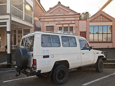 LC on the road in Gundagai